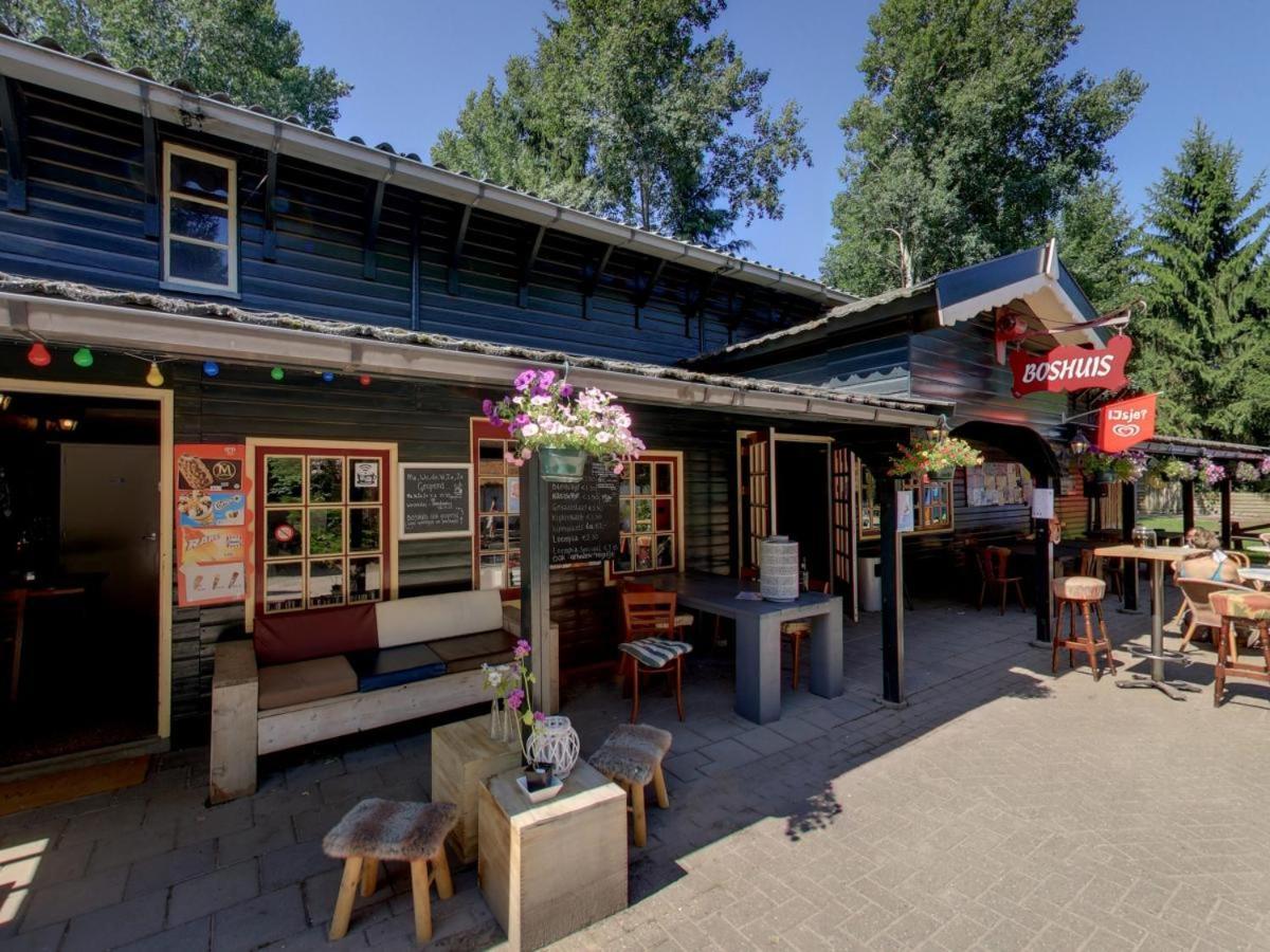 Sfeervolle Chalet Met Terras, H14 De Veldkamp, Epe, Voor 4 Personen Villa Kültér fotó