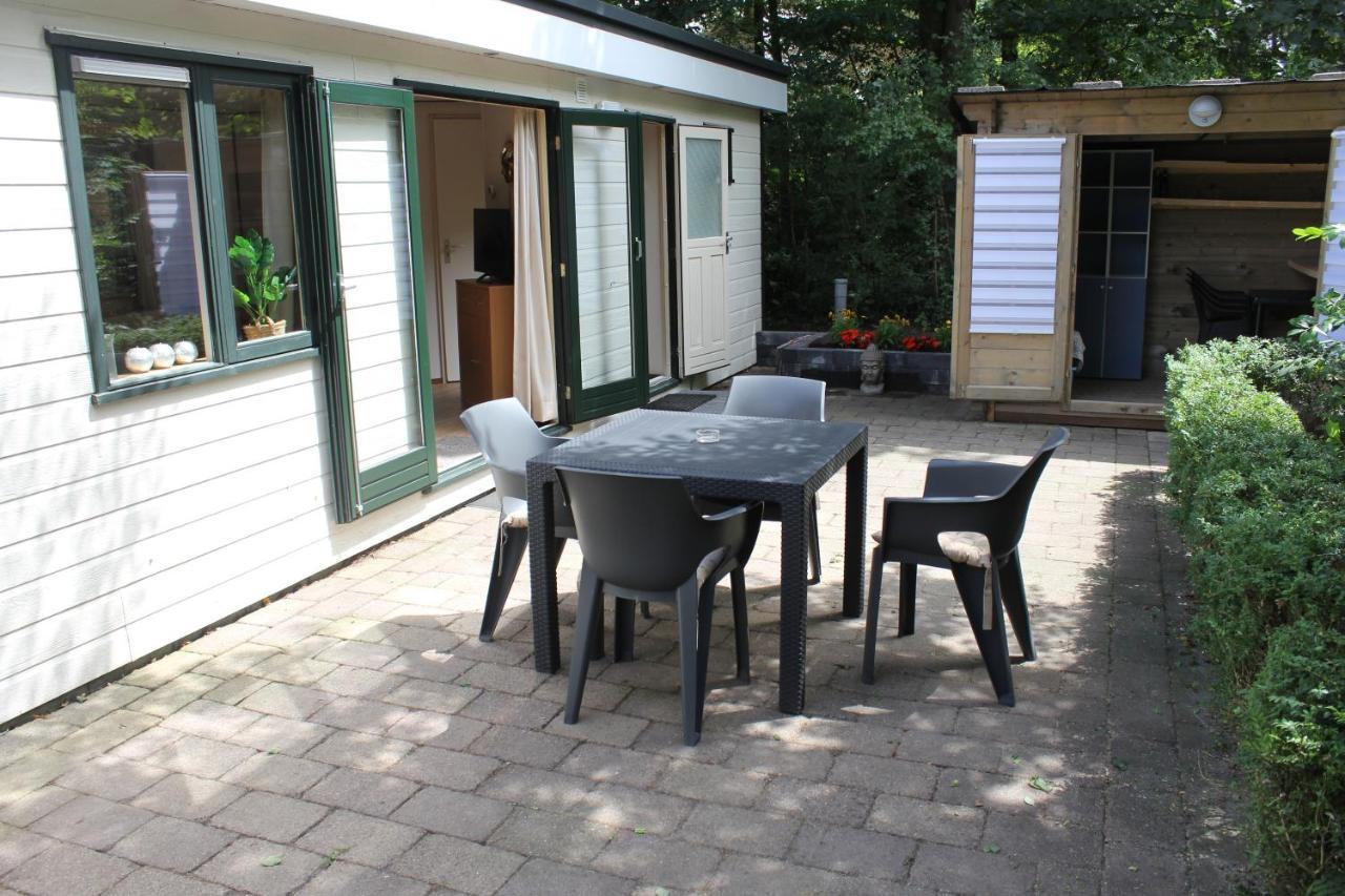 Sfeervolle Chalet Met Terras, H14 De Veldkamp, Epe, Voor 4 Personen Villa Kültér fotó